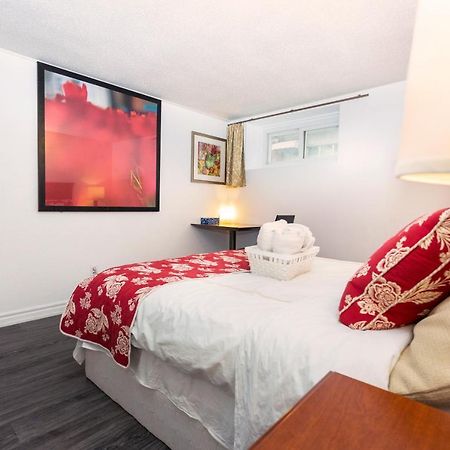 Вілла Cozy 3Br 2Bth Lower Unit, A Min To Hwy401, 404 & Dvp Торонто Екстер'єр фото